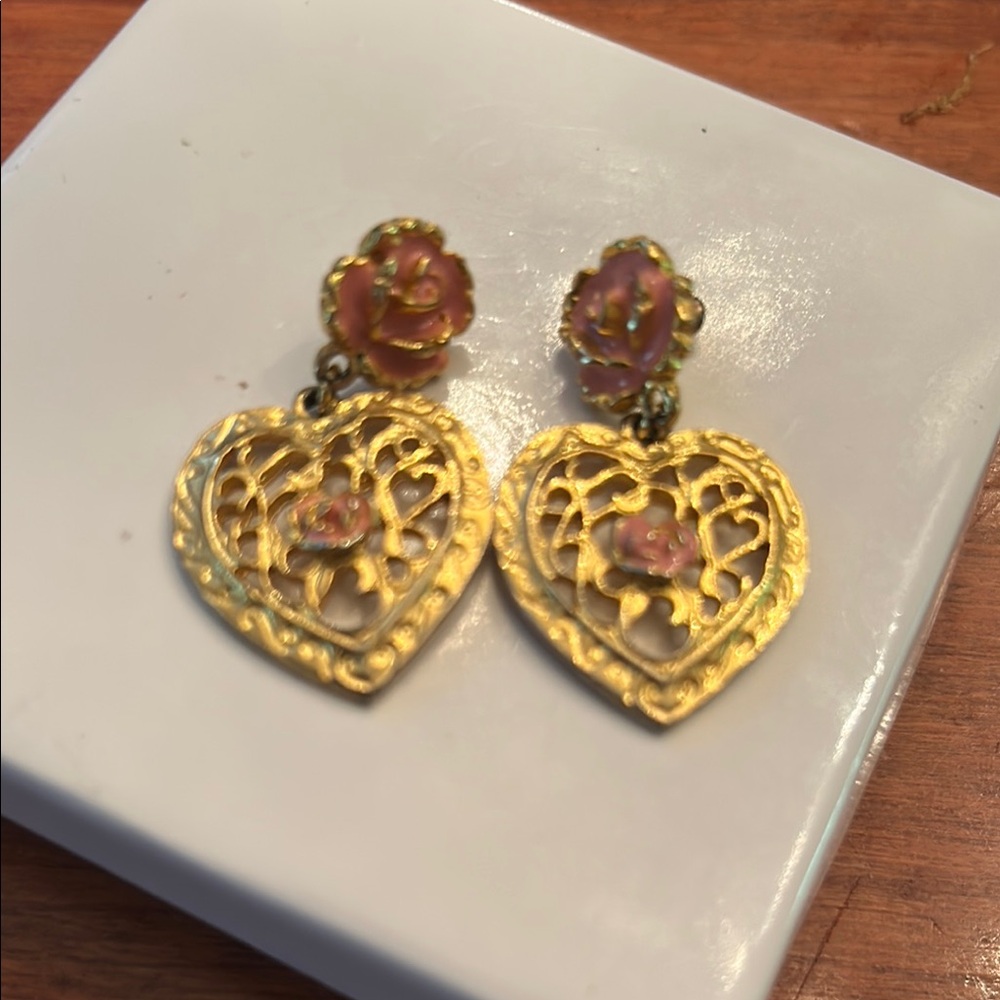 Heart gold tone pierced earrings pink flower filigree Victorian baroque style